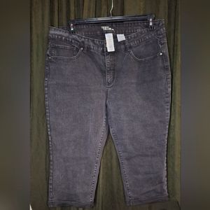 women's capri pants, new without tag
